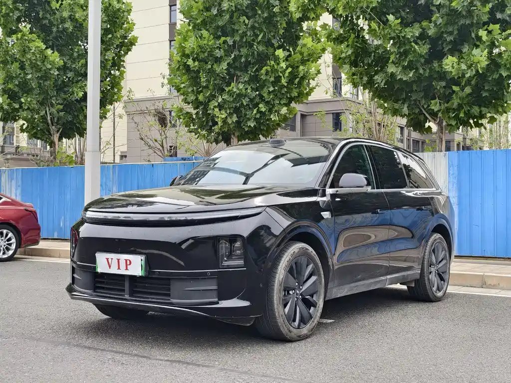 Li Auto Li L6 2025 — фото 1 из 5
