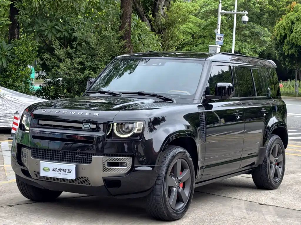 Land Rover Defender 2023 — фото 1 из 5