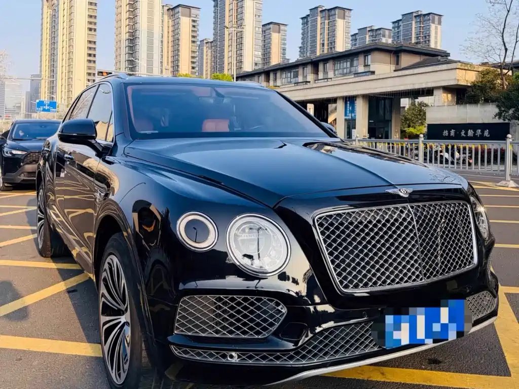 Bentley Bentayga 2020 — фото 1 из 5