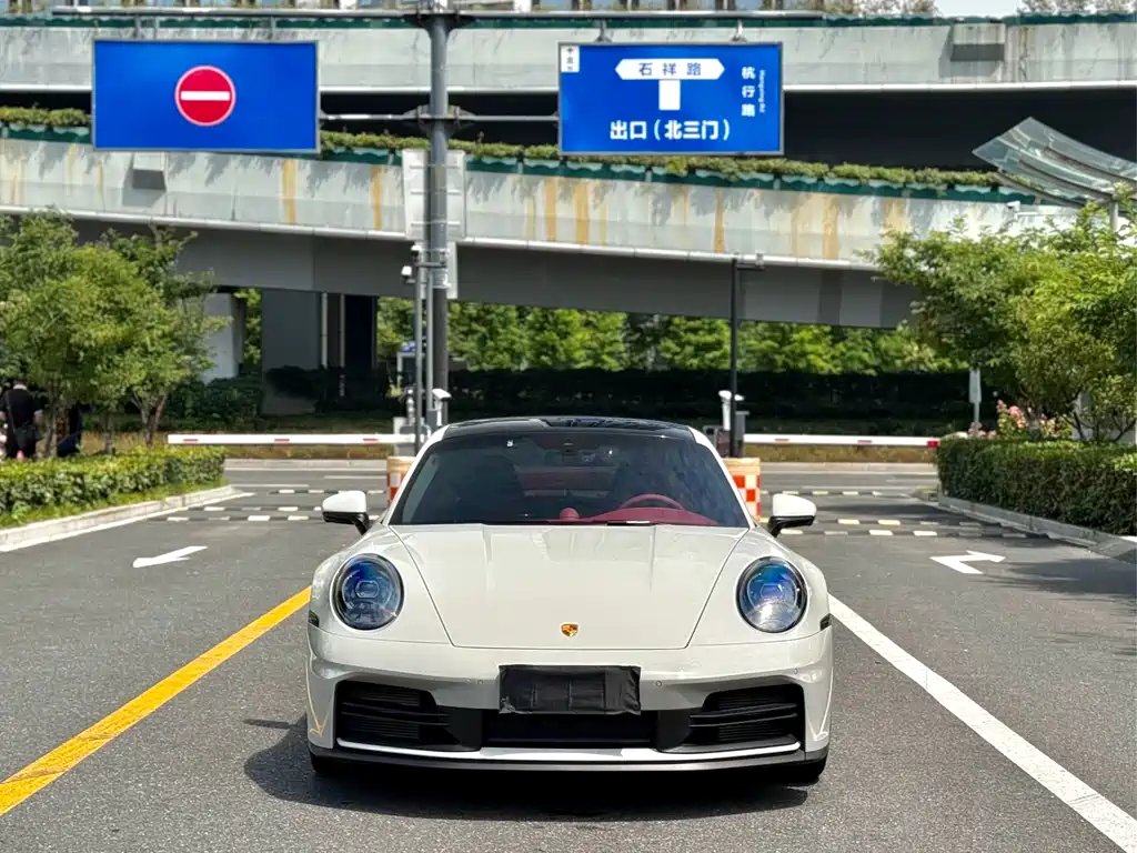 Porsche 911 2025 — фото 1 из 5