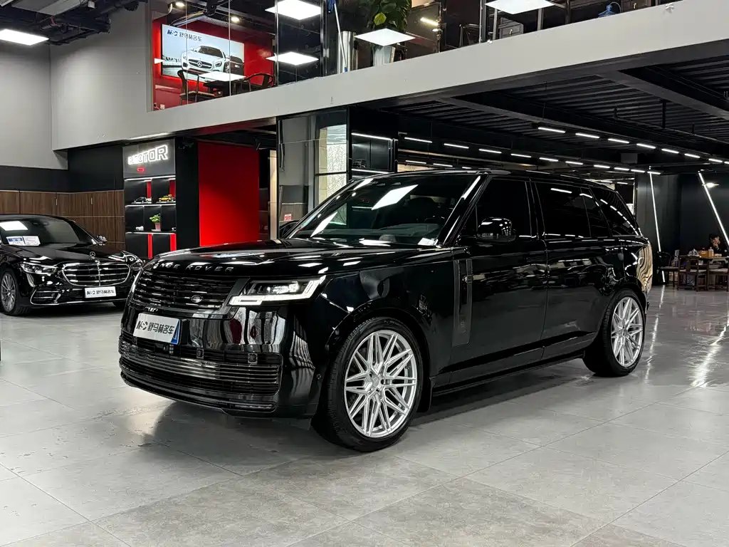 Land Rover Range Rover 2023 — фото 1 из 5