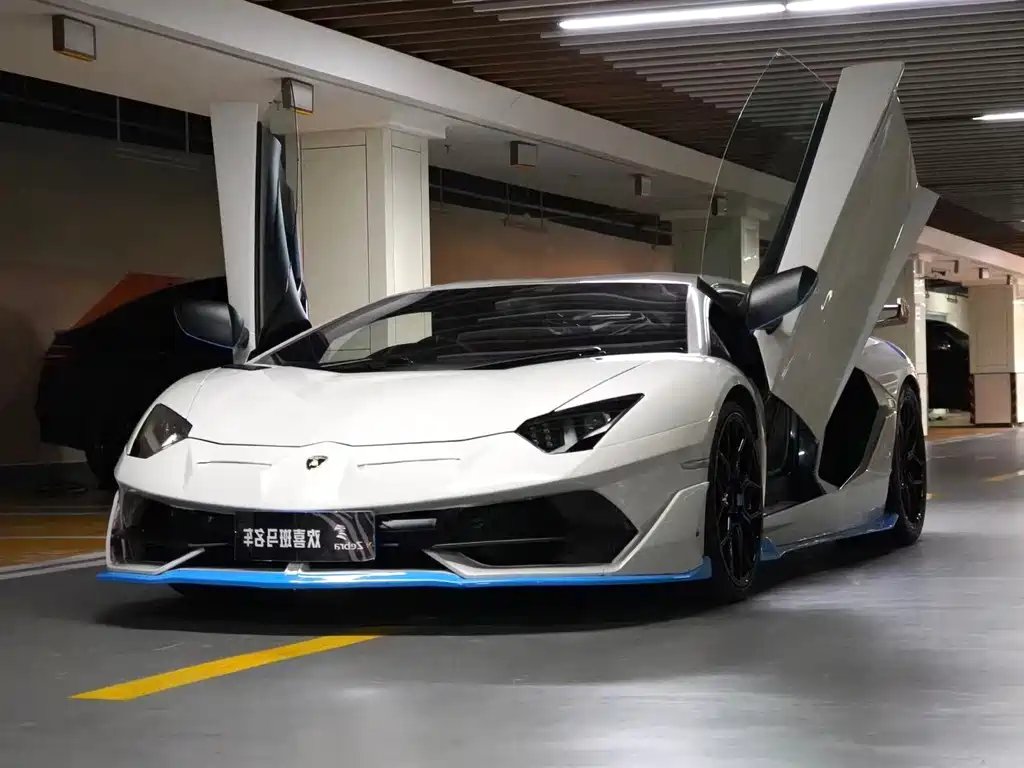 Lamborghini Aventador 2012 — фото 1 из 5