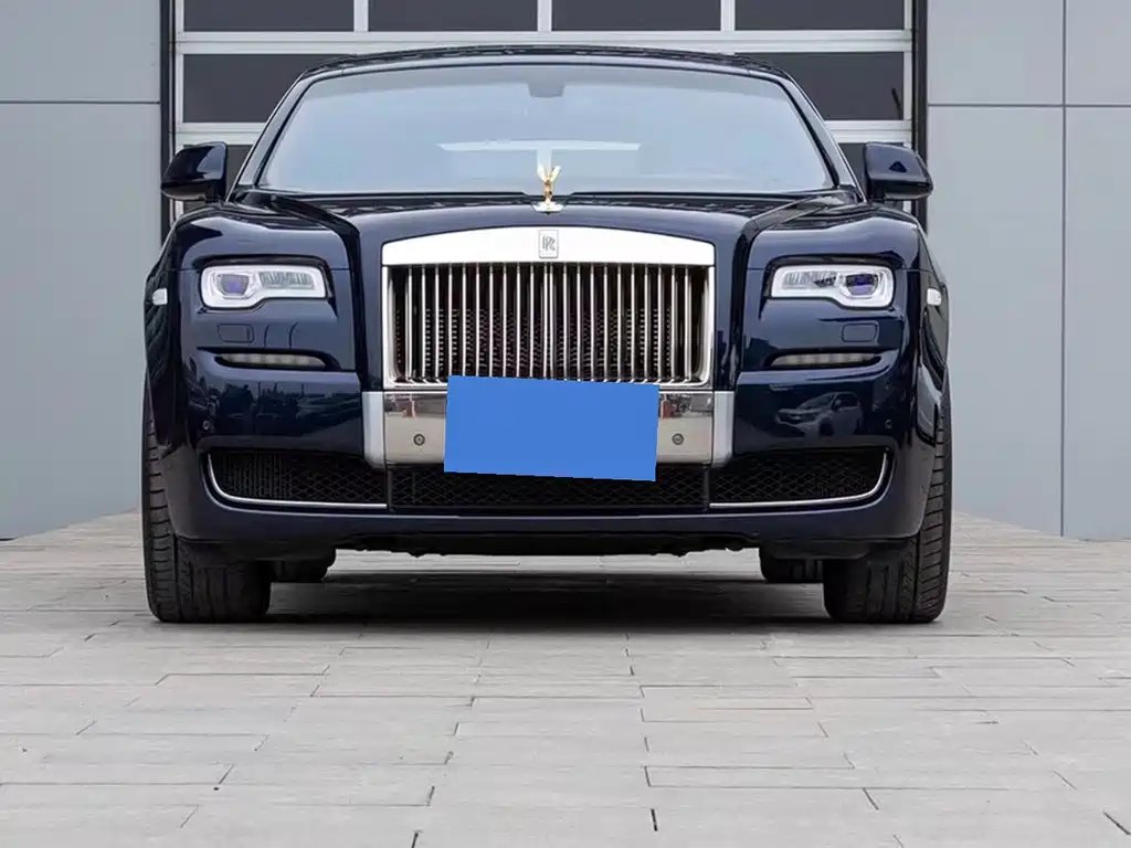 Rolls-Royce Ghost 2019 — фото 1 из 4