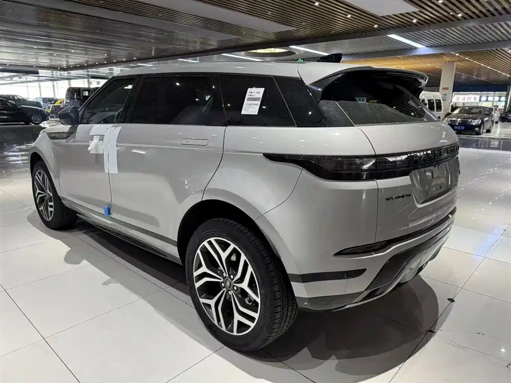 Land Rover Evoque 0