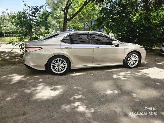Toyota Camry VIII (XV70) 2019