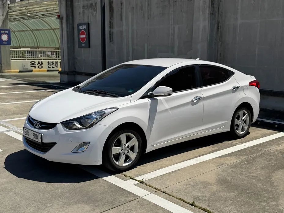 Hyundai AVANTE 2013