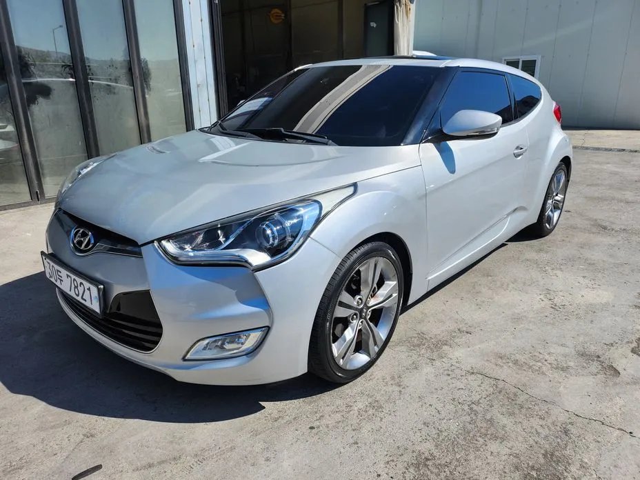 Hyundai Veloster 2012