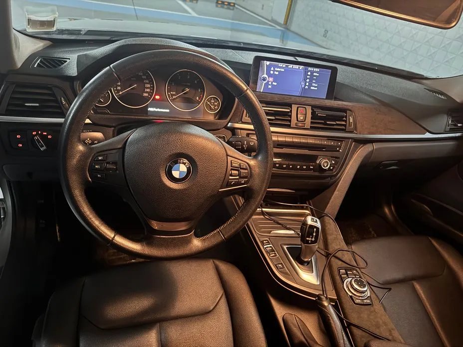 BMW 3-Series 2012