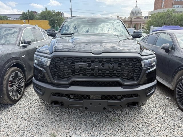 Dodge RAM RAM 1500 V 2025