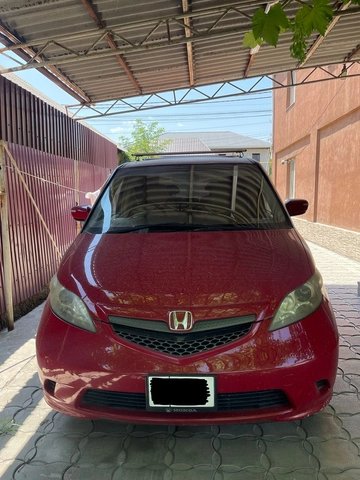 Honda Elysion I 2004 — фото 1 из 5