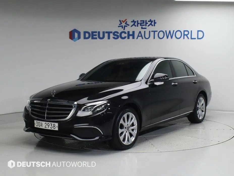 Mercedes-Benz E-Class 2019 — фото 1 из 5