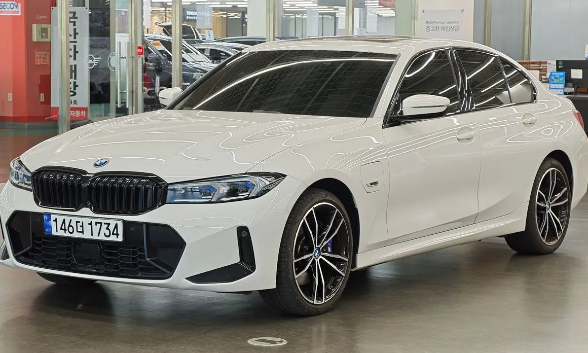 BMW 3-Series 2023