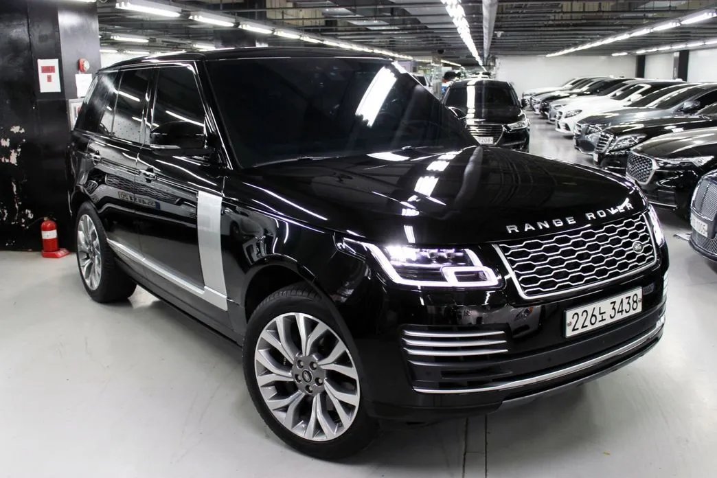 Land Rover Range Rover 2020 — фото 1 из 5