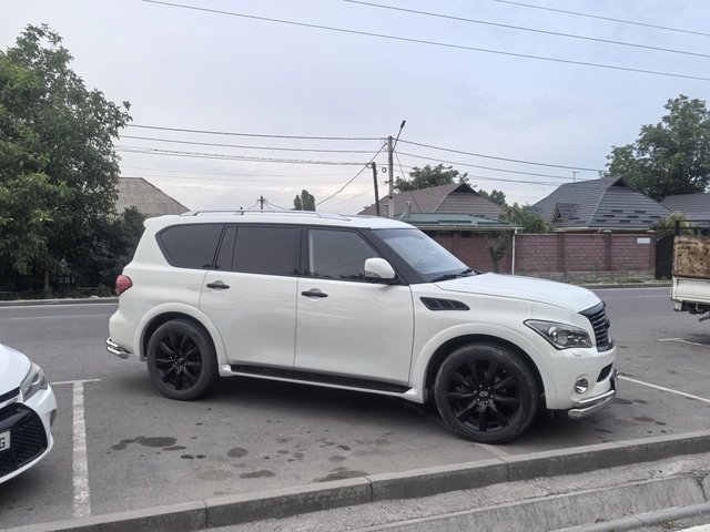 Infiniti QX56 III 2013 — фото 1 из 5