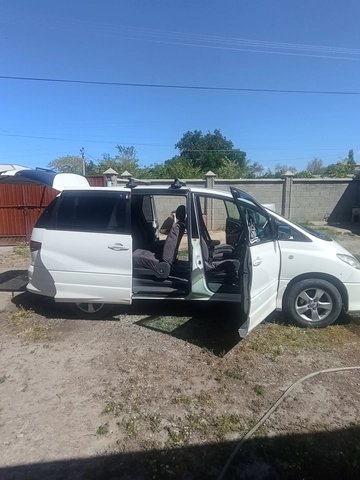 Toyota Estima II Рестайлинг 2004 — фото 1 из 5
