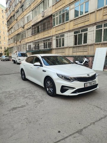 Kia K5 II 2018 — фото 1 из 5