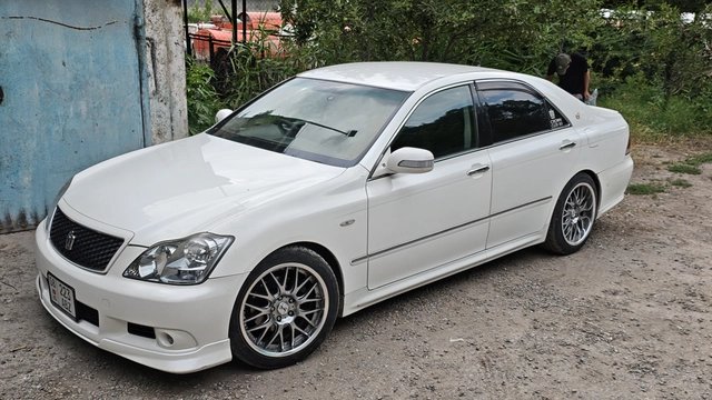 Toyota Crown XII (S180) 2004 — фото 1 из 2