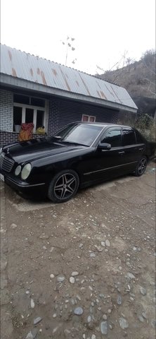 Mercedes-Benz E-Класс II (W210, S210) Рестайлинг 1999 — фото 1 из 2