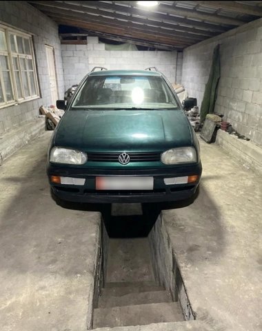 Volkswagen Golf III 1997 — фото 1 из 4