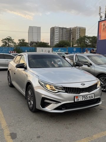 Kia K5 II 2016 — фото 1 из 5