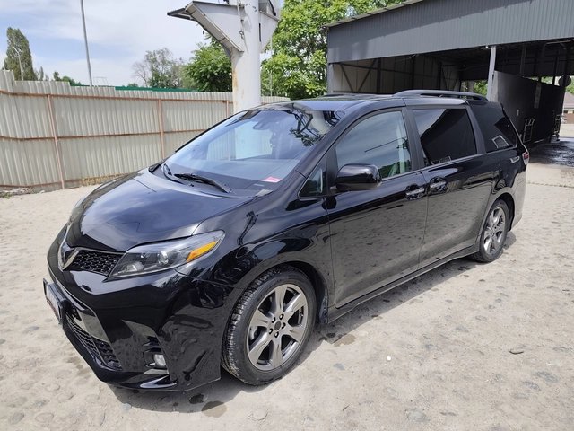 Toyota Sienna III Рестайлинг 2 2019 — фото 1 из 5