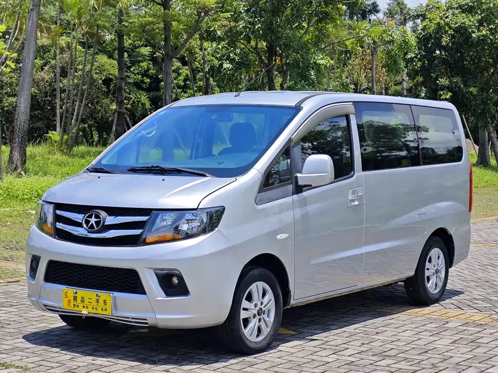 JAC Refine Refine M3 2015 — фото 1 из 5