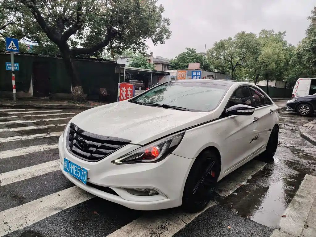 Hyundai Sonata 2013 — фото 1 из 5