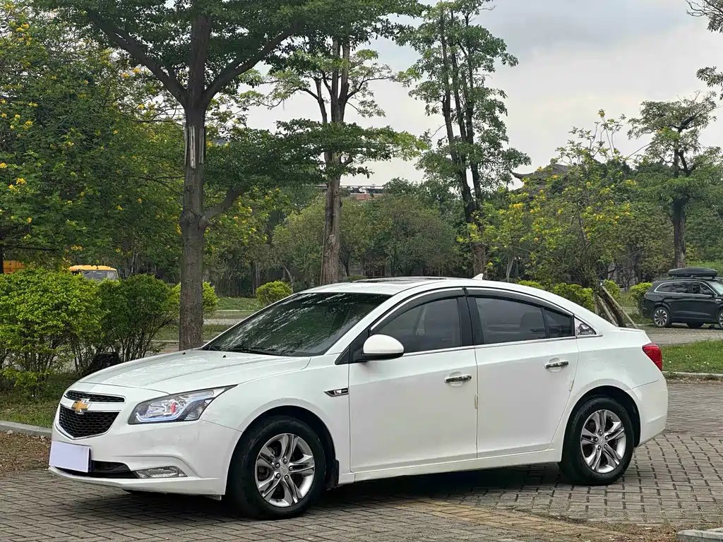 Chevrolet Cruze 2016 — фото 1 из 5