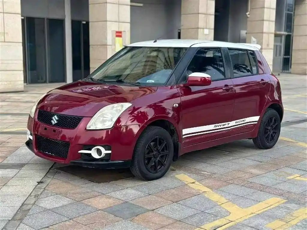 Suzuki Swift 2012 — фото 1 из 5
