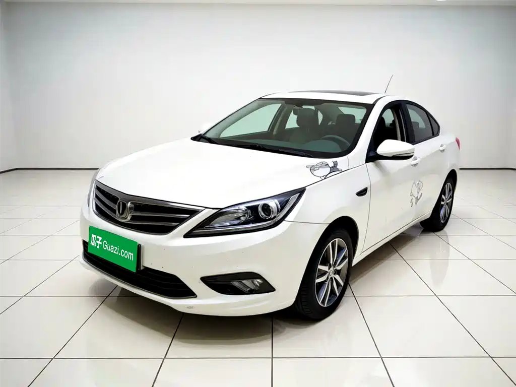 Changan Eado 2017 — фото 1 из 5
