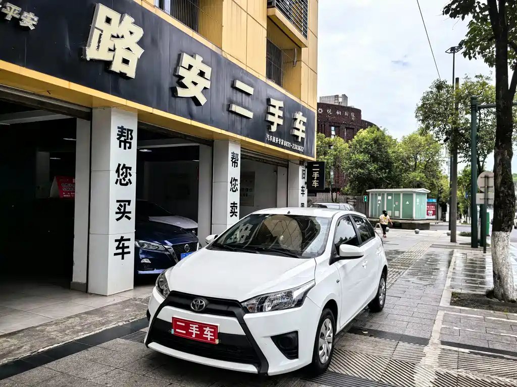 Toyota Yaris L 2015 — фото 1 из 5
