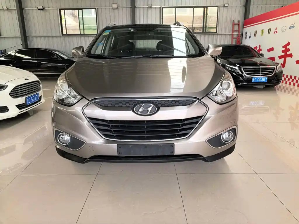 Hyundai ix35 2012 — фото 1 из 5