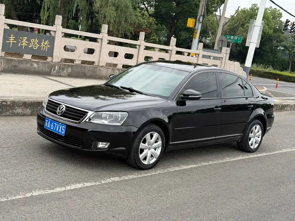 Volkswagen Passat Lingyu 2010 — фото 1 из 5