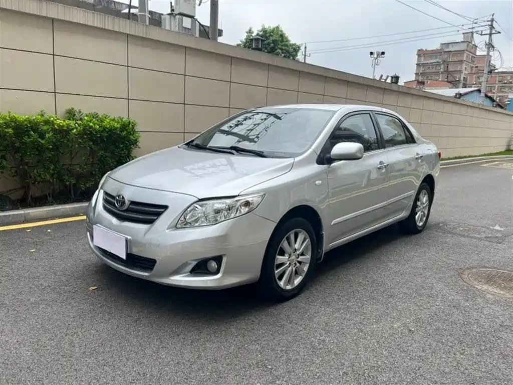 Toyota Corolla 2010 — фото 1 из 5