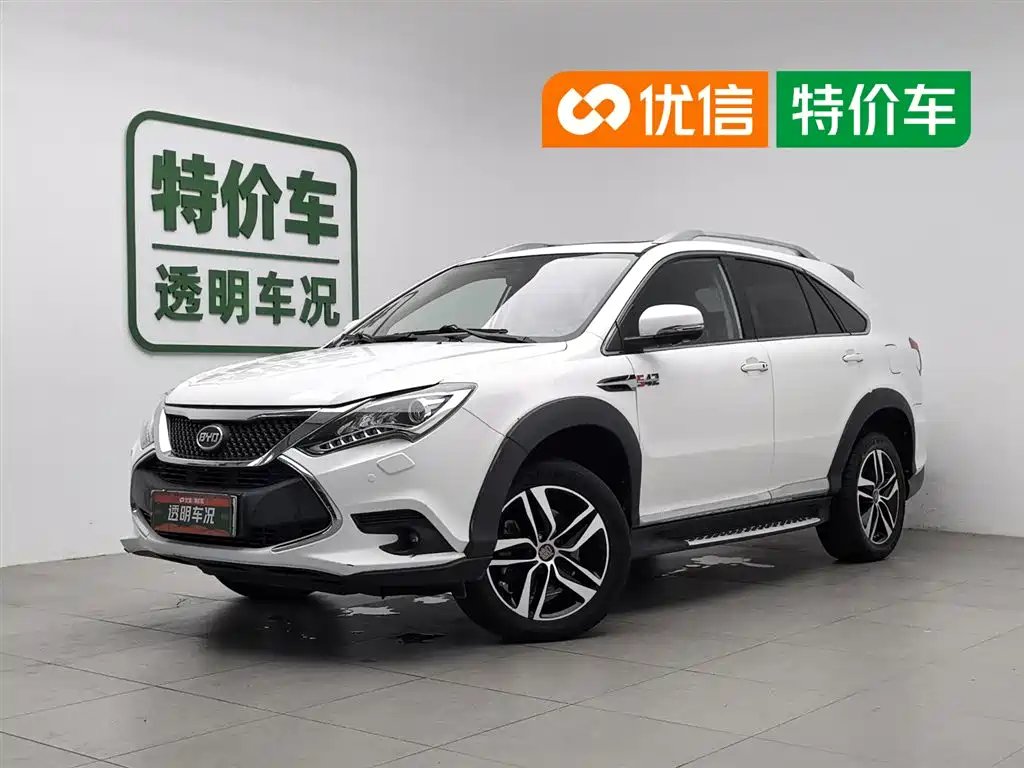BYD Tang New Energy 2017 — фото 1 из 5