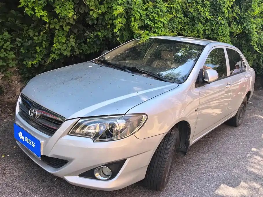 Toyota Corolla 2013 — фото 1 из 5