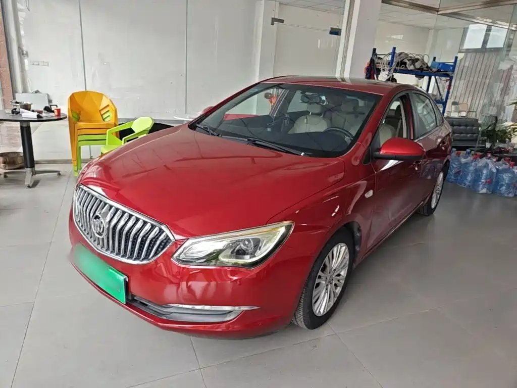 Buick Excelle 2016 — фото 1 из 5