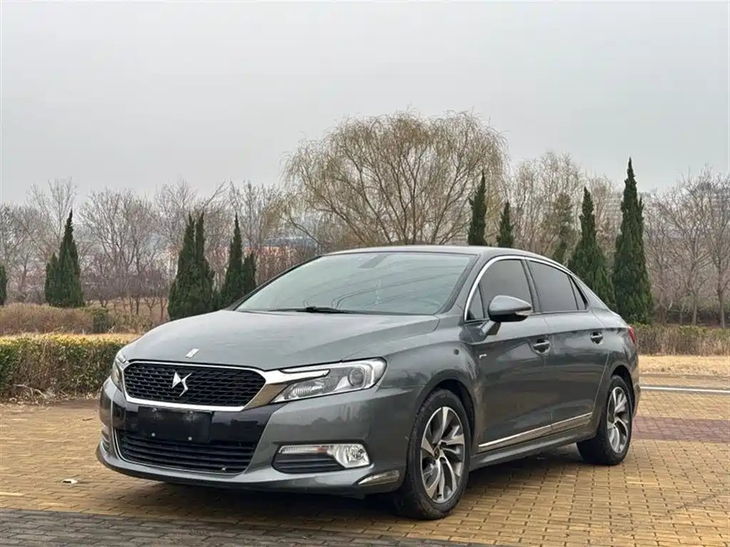 DS DS 5LS 2015 — фото 1 из 5