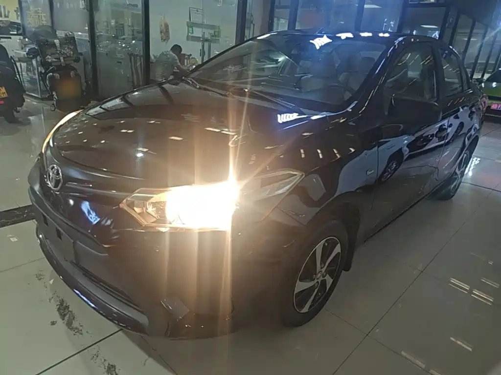 Toyota Vios 2014 — фото 1 из 5