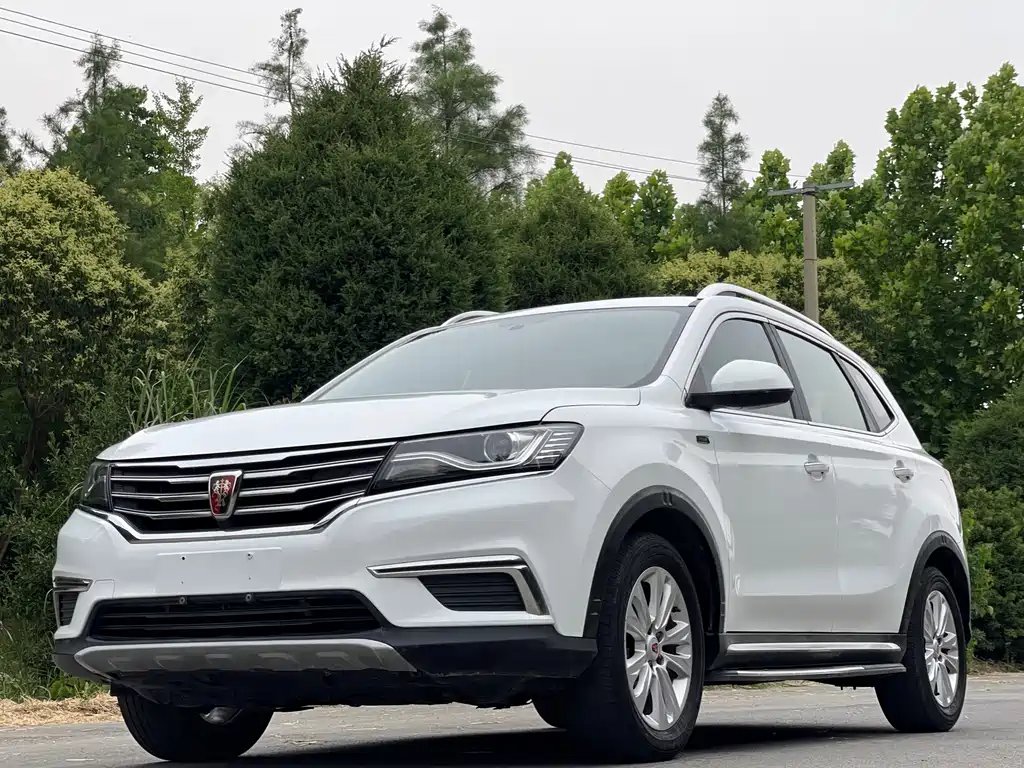 Roewe RX5 2016 — фото 1 из 5
