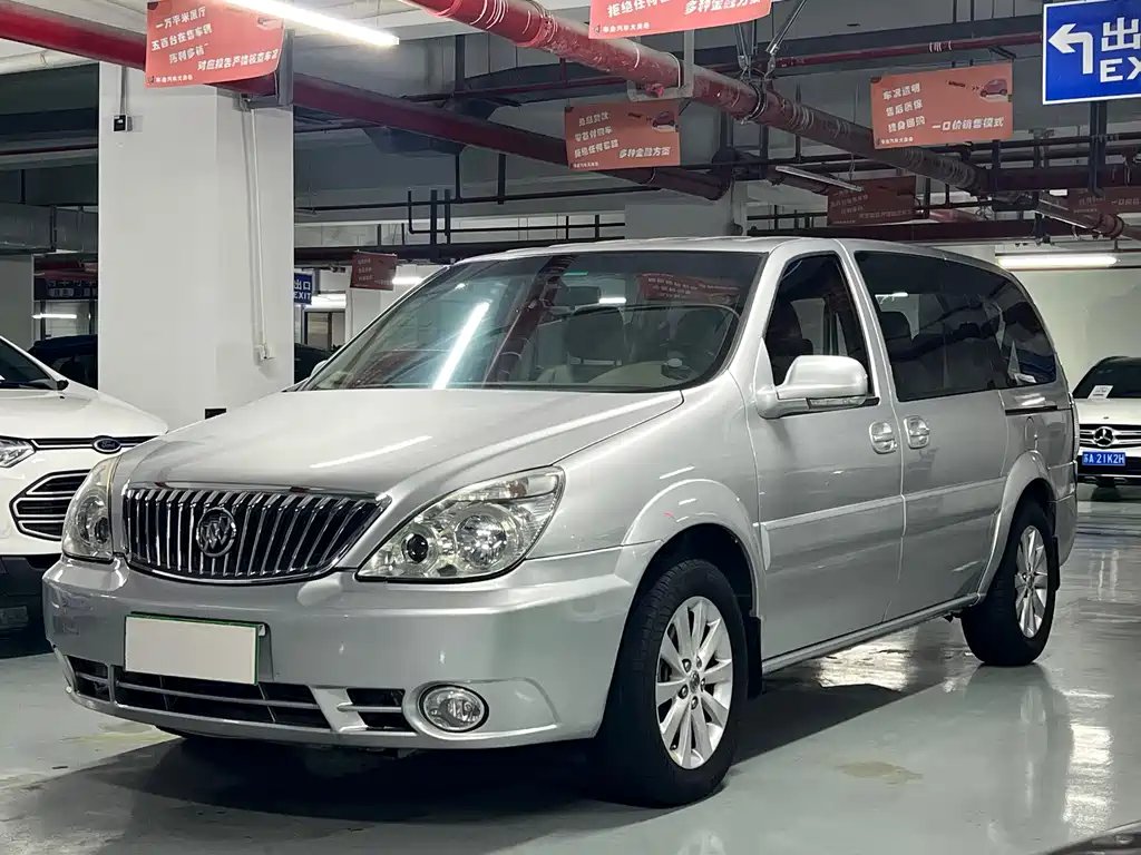 Buick GL8 2013 — фото 1 из 5