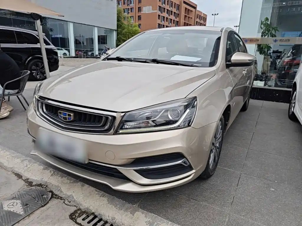 Geely Emgrand 2018 — фото 1 из 5