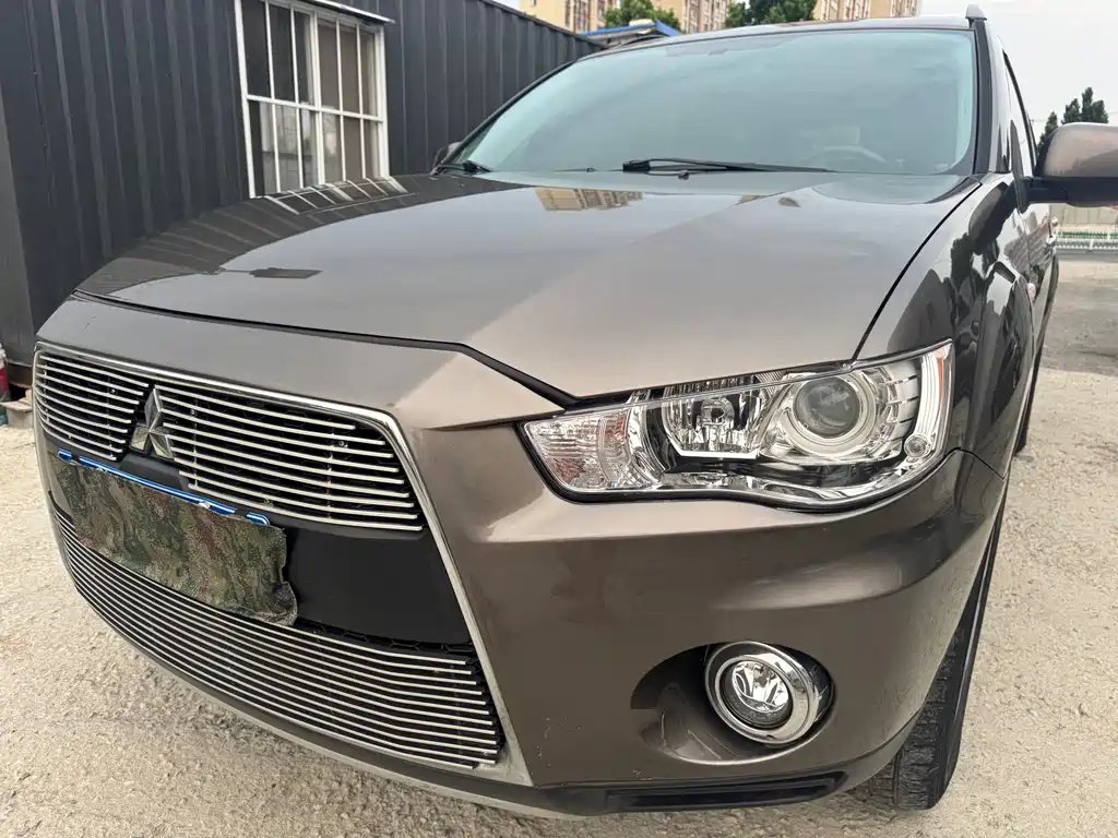Mitsubishi Outlander (Import) 2012 — фото 1 из 5