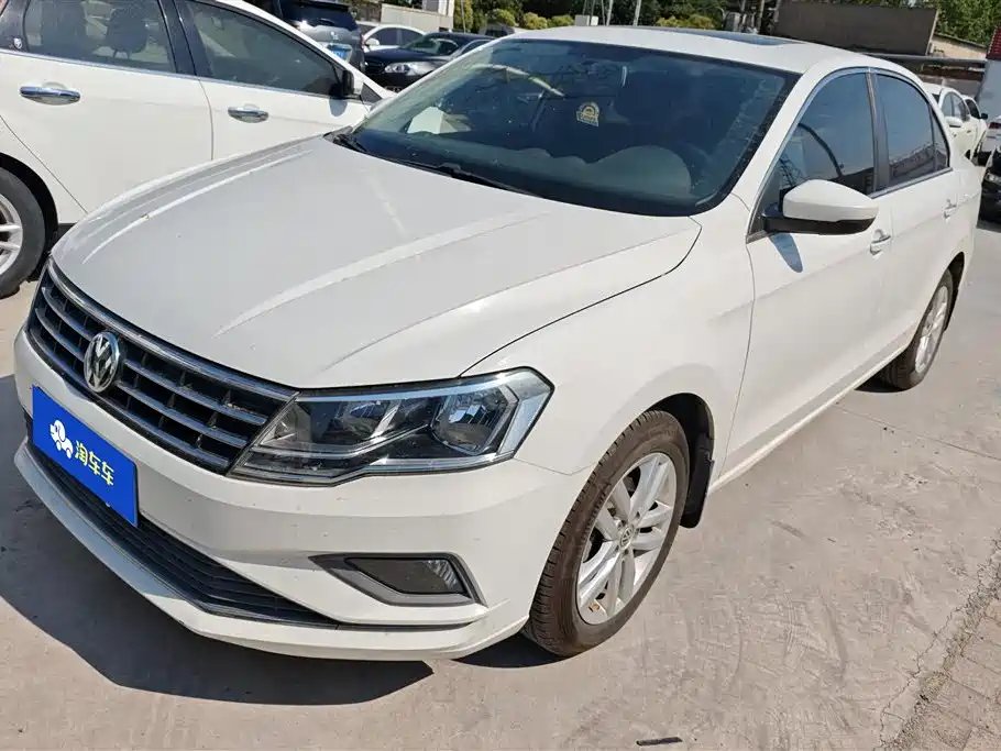 Volkswagen Jetta 2018 — фото 1 из 5