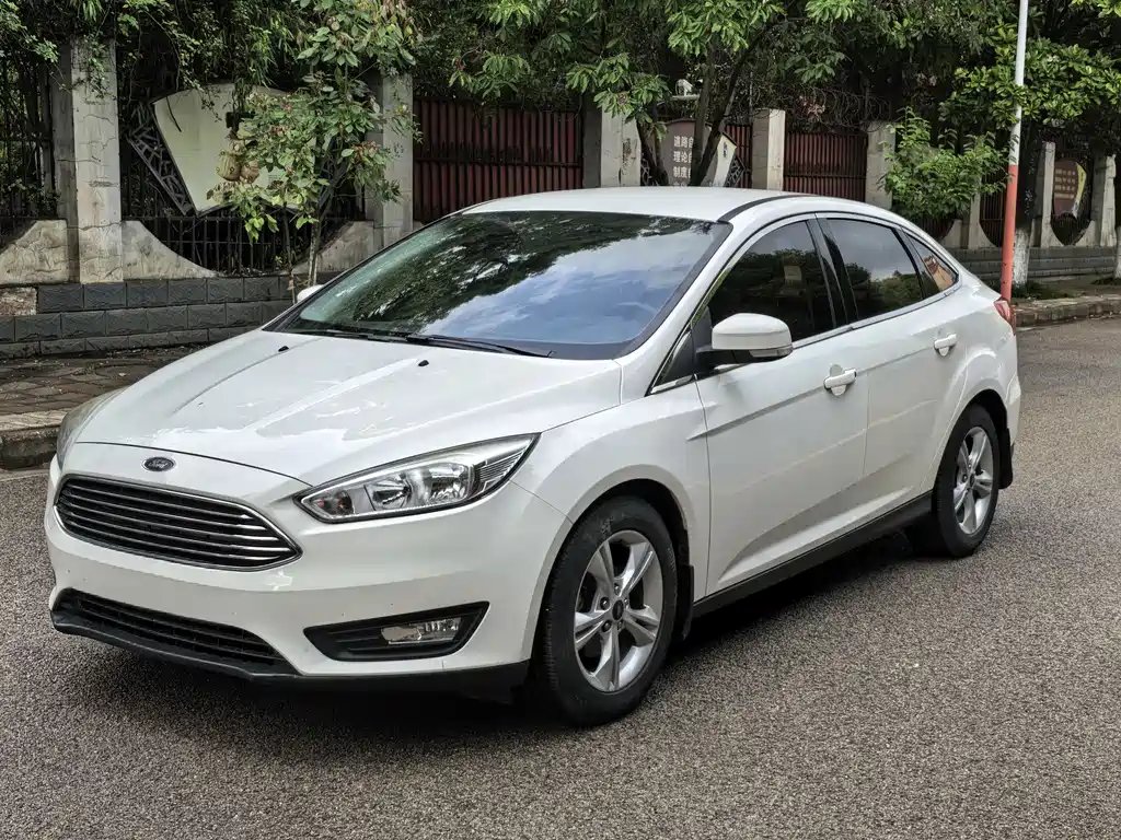 Ford Focus 2017 — фото 1 из 5