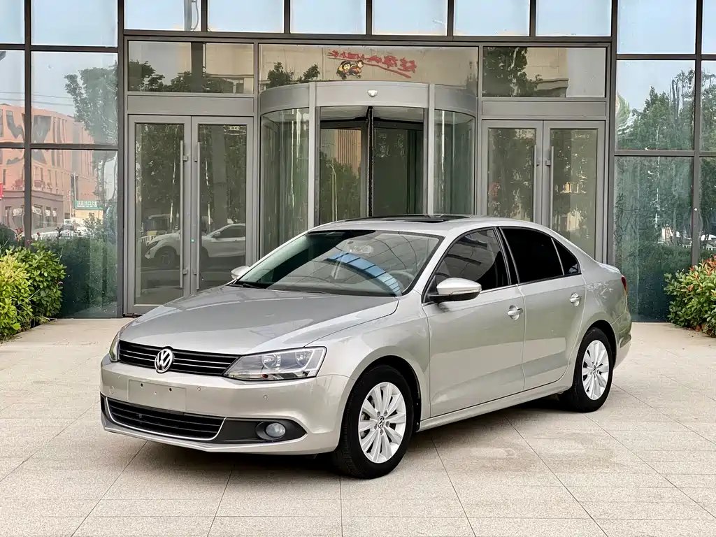 Volkswagen Sagitar 2013 — фото 1 из 5