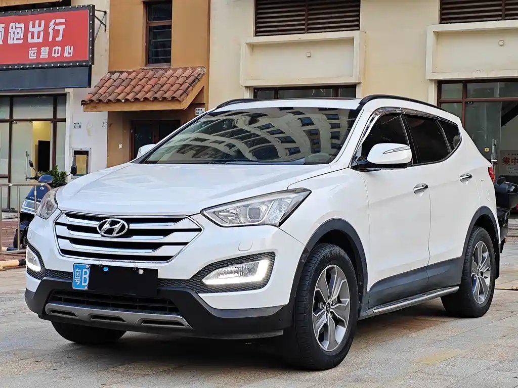 Hyundai Santa Fe 2014 — фото 1 из 5