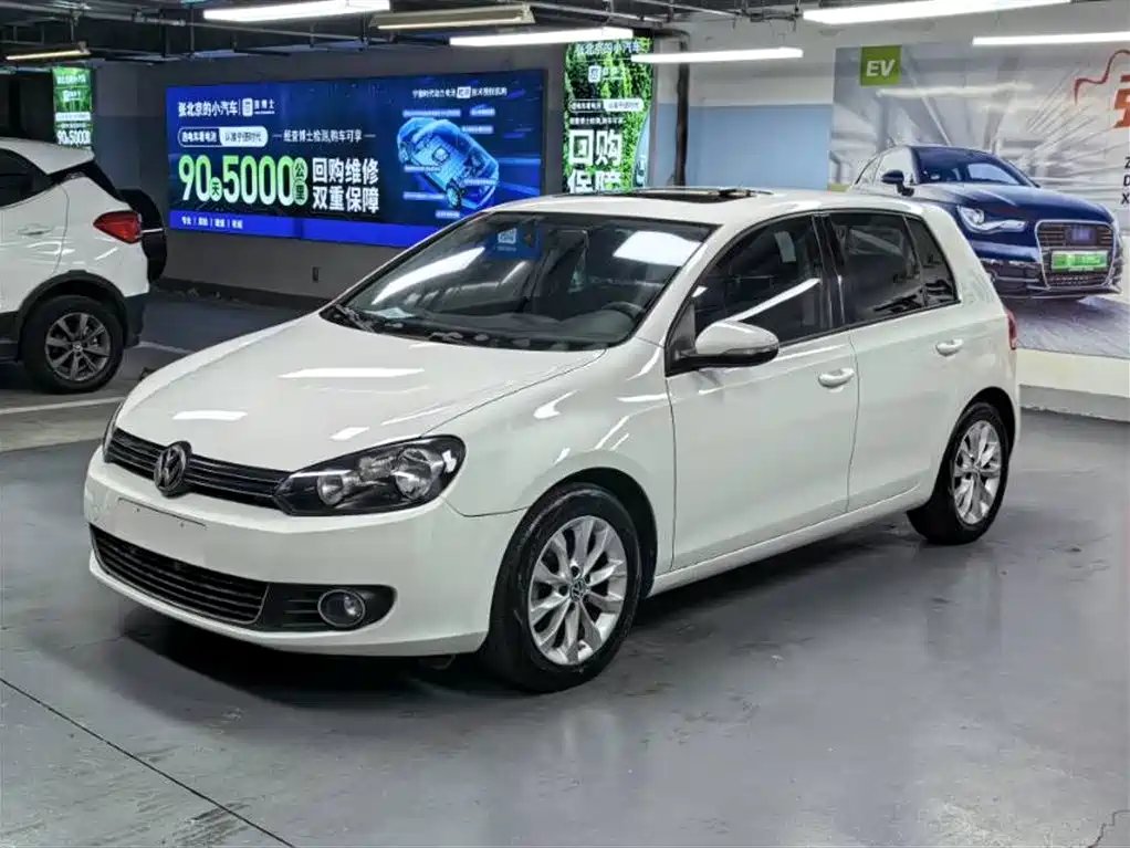 Volkswagen Golf 2012 — фото 1 из 5