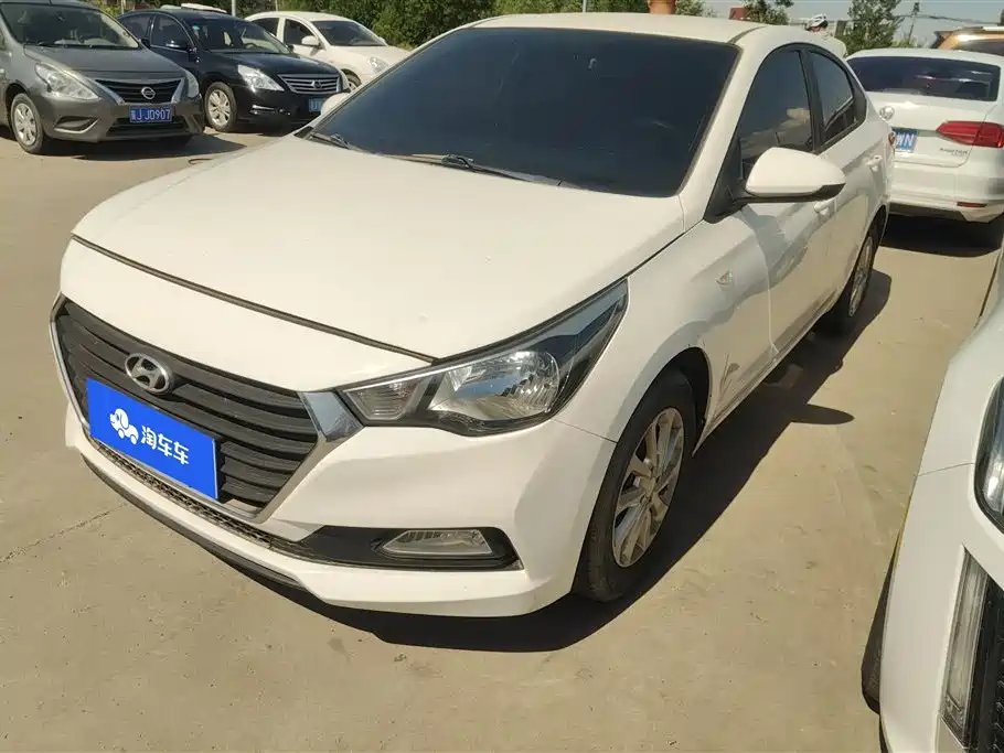 Hyundai Verna 2017 — фото 1 из 5