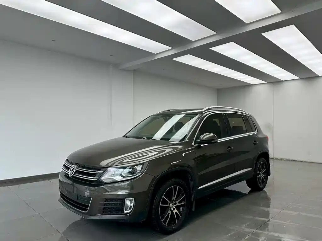 Volkswagen Tiguan 2015 — фото 1 из 5